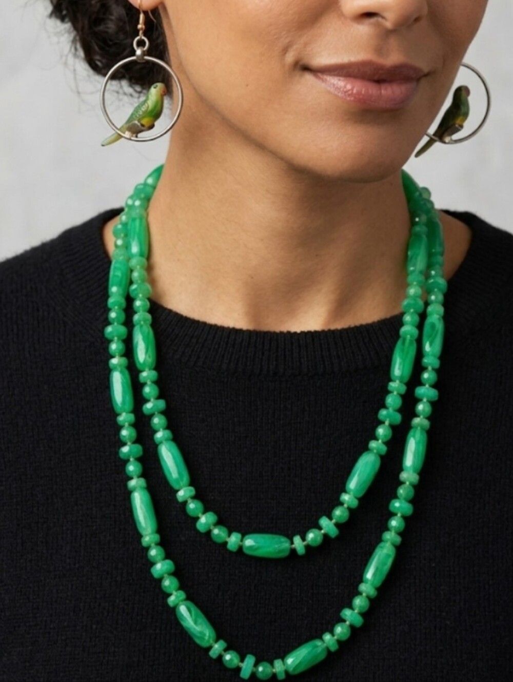 Vtg 80s Tropical Green Jewelry Set - Parakeet Hoop Earrings & Flapper Necklace